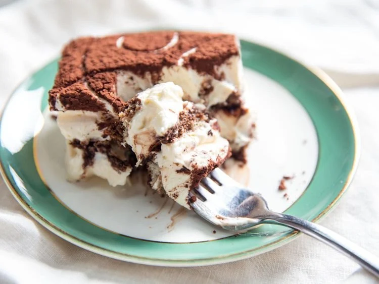 How to Make Bakery-Style Tiramisu with a Rich and Creamy Texture