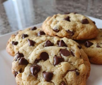 Perfect Bakery-Style Chocolate Chip Cookies That Melt in Your Mouth