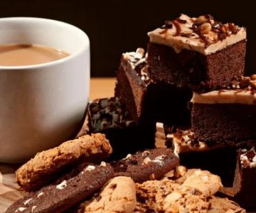 Best Bakery Items to Pair with Coffee or Tea for Perfect Flavor Harmony