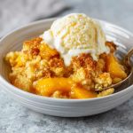 Bakery-Style Peach Cobbler Recipe That Everyone Will Love