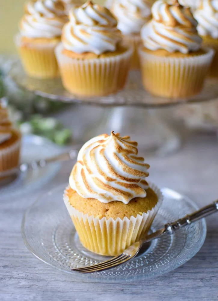 Bakery-Style Lemon Meringue Cupcakes with a Zesty Filling You Can Make at Home