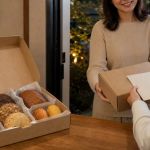 How to Choose a Bakery Gift for a Host