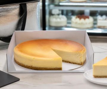 Bakery Cheesecake: Chilling, Transport, and Serving
