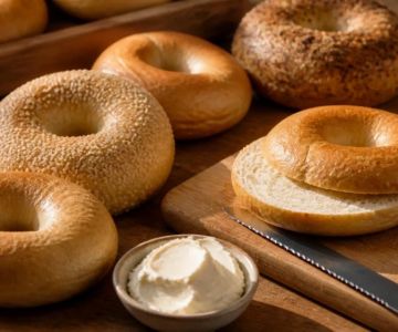 Bakery Bagel Guide: Crust, Chew, Slicing, and Storage